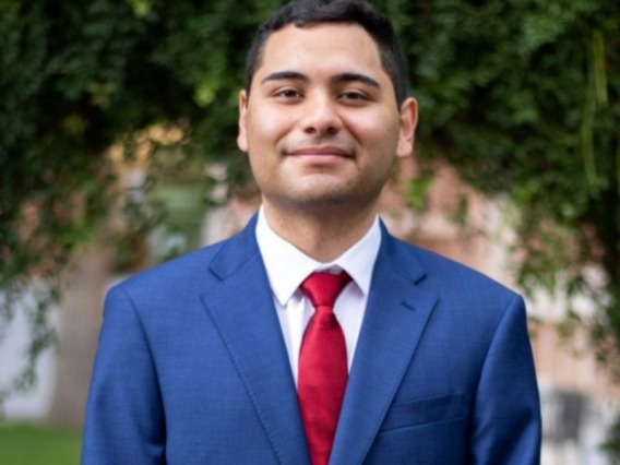 Ernesto Cabrera, Jr. Headshot