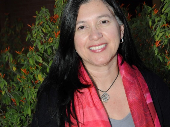iliana reyes headshot